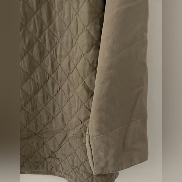 European Culture Sweatshirt Size Large Khaki Color Quilted Front Crew Neckline - Picture 4 of 6